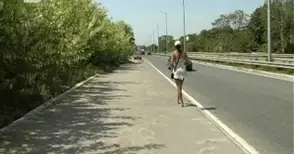 Известна професионалистка глобена за реклама на интимни услуги на пътя