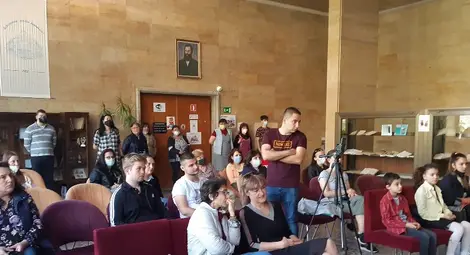 Детски списания на век и половина  украсиха празника на библиотекарите