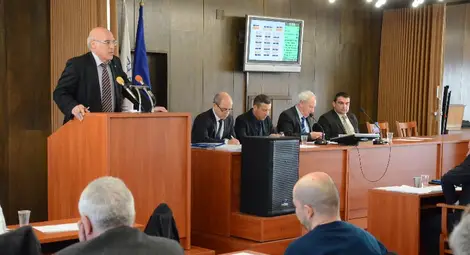 Бюджетът приет без изменения след пет часа дискусии