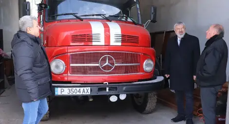 Драгомир Драганов посети доброволното формирование в Ценово,  което е едно от най-малките, но и сред най-активните в региона.  То е и единственото, което има собствен противопожарен автомобил