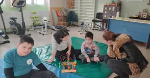 Рециклирана хартия помага и на природата, и на деца с увреждания