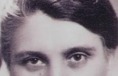  Йова Калова, пианистка, съпруга на проф. Венелин Ганев.