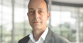 Новият председател на ДСБ в Русе Росен Симеонов: Трябва да сме сред хората, да отговаряме и на неудобните въпроси дори. Това е начинът