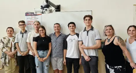 Пиесата &bdquo;Странна случка с куче през нощта&ldquo; събра актьори и млади театрали в Английската гимназия в Русе