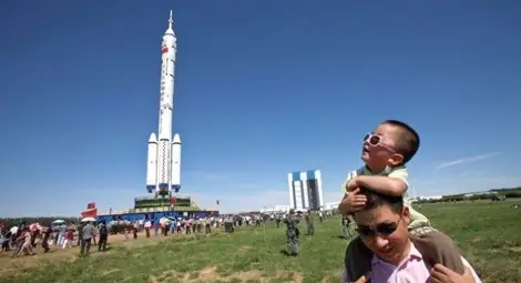 305 китайци си купиха билети до Космоса