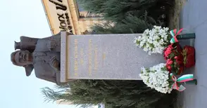 С цветя почетоха 115-ия рожден ден  на русенския нобелист Елиас Канети