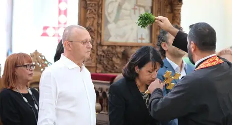 С водосвет във „Всех Святих“ ГЕРБ пожела успех на кандидата си за кмет Диана Иванова С водосвет във „Всех Святих“ ГЕРБ пожела успех на кандидата си за кмет Диана Иванова