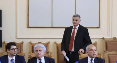 Премиерът Янев: Може да се наложи да искаме помощ от друга държава за пожарите Премиерът Янев: Може да се наложи да искаме помощ от друга държава за пожарите