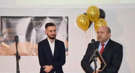 Проф.Даниел Братанов е новият Будител на Русенския университет Проф.Даниел Братанов е новият Будител на Русенския университет