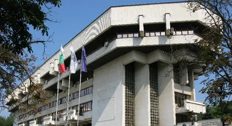 109 общински сгради пилеят енергия