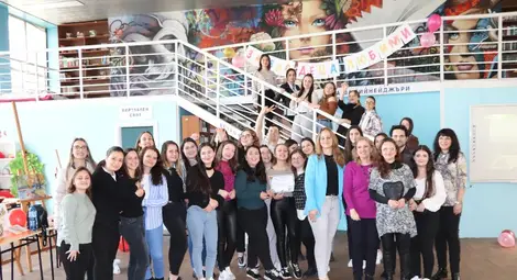 Студенти подариха спектакъл на второкласници и научиха важен урок за бъдещата си професия