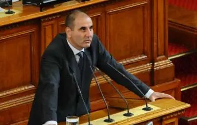 Цветан Цветанов: Надявам се новите предсрочни парламентарни избори да бъдат през септември Цветан Цветанов: Надявам се новите предсрочни парламентарни избори да бъдат през септември