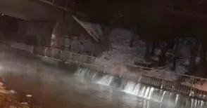 „Тулча“ потече като река заради спукан водопровод