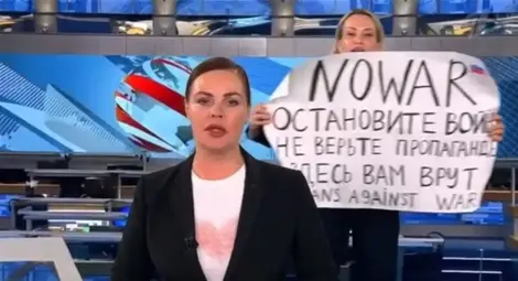 Марина Овсянникова с първа реакция: Не съжалявам, но се нуждая от подкрепата ви