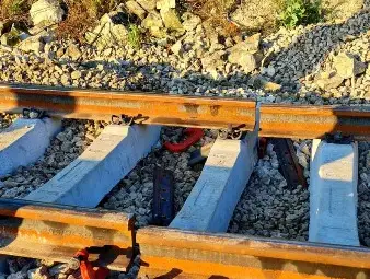 Разединени релси по чудо  не дерайлираха влак за Русе