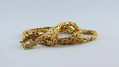 16-годишен задигнал злато за 600  лева, докато гостувал на съученик