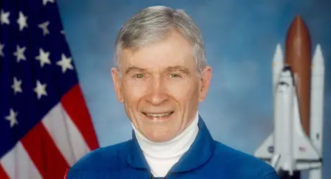 Почина астронавтът Джон Йънг, летял шест пъти в Космоса и стъпил на Луната