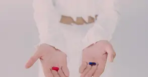 Живот в Матрицата: Между синьото и червеното хапче: изборът, който правим всеки ден