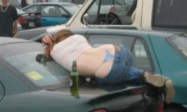 Надрусана с кокакин бургазлийка кара в несвяст "Фолксваген"