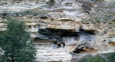 Студент от Русе е в кома след падане в пропаст от 15 метра