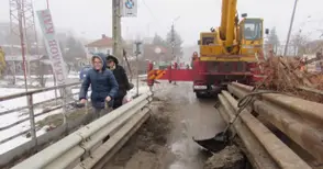 Оглеждат повредения мост в Басарбово за предстоящ ремонт