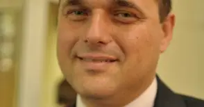 Искрен Веселинов официално води листата на Патриотичния фронт