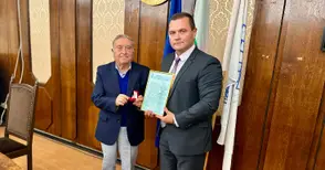 Вдъхновеният от Русе Хачик Лебикян със златна значка „Русе“