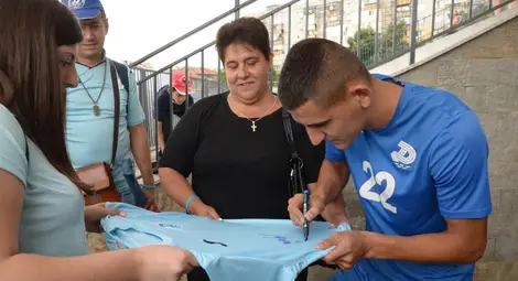 Новият таран с автограф за фенка и &bdquo;Само &bdquo;Дунав&ldquo;