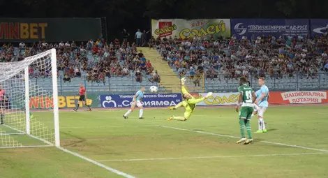 Шампионът нe даде шанс на &bdquo;Дунав&rdquo;