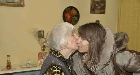 Ветеранка милиционерка пази като скъп спомен награда хурка