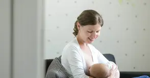 Педиатър от „Медика“ помага със съвети на майките да кърмят