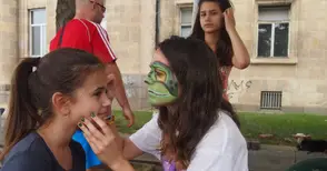19 доброволци изрисуваха лицата на над 350 деца