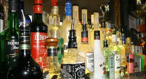 Хората, които си пийват, живеят по-дълго