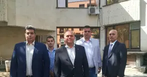 Искрен Веселинов: Има някакъв задкулисен ангажимент на някои политически сили