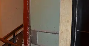 Стотици чаршафи и завивки откраднати от склад на Блъсков