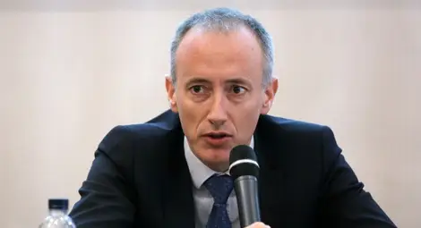 МОН няма да отлага изпитите на учениците, но ще съкрати пролетната ваканция