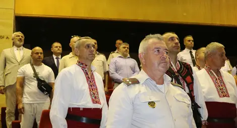 Областният управител и кметът дадоха началото на провеждащия се  в Русе преглед на любителското художествено творчество и фестивал  на духовите оркестри на Сухопътните войски