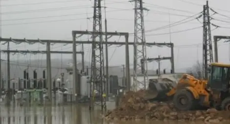 Река Сазлийка къса диги край Гълъбово