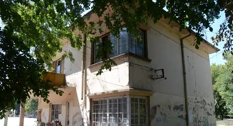 8 фирми се борят за превръщане на съборетина в лъскави апартаменти