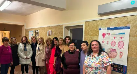 Дамите от Лайънс клуб &bdquo;Колю Фичето&ldquo; с дарение на Бабинден