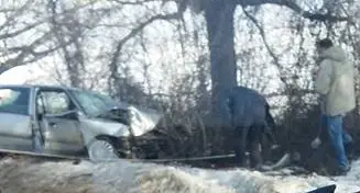 16-годишна внучка катастрофира, докато кара дядо си в болницата