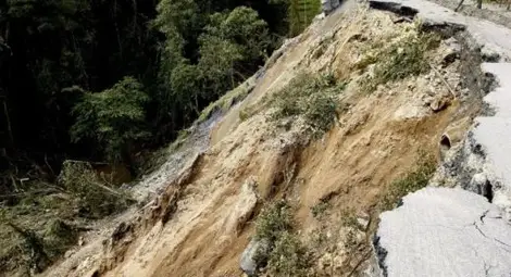 Момче на 17 години се спаси по чудо от затрупана къща в Шумен