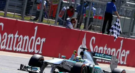 Розберг спечели в изненадващо състезание на "Силвърстоун" 