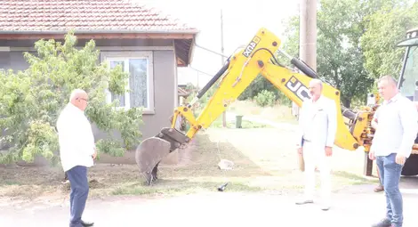 Близо 7 км водопроводи в Ряхово и Борисово ще бъдат подменени с евросредства и пари от държавния бюджет Близо 7 км водопроводи в Ряхово и Борисово ще бъдат подменени с евросредства и пари от държавния бюджет