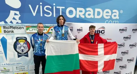 Бум на плувците от „Ирис“ на европейско в ледени води Бум на плувците от „Ирис“ на европейско в ледени води