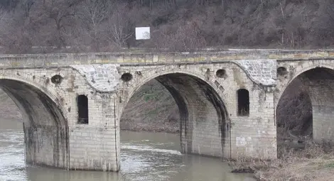 Безпаричие обрича на разруха моста на Колю Фичето