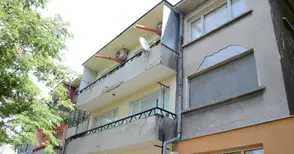 72-годишен любител на силната музика наръга съсед в корема