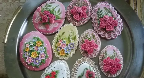 Ивона Калчева направила втора изложба на Кармелино със... захарни миниатюри