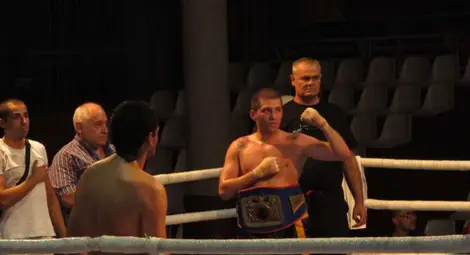 Рибчев губи с технически нокаут от Крис Юбенк-младши