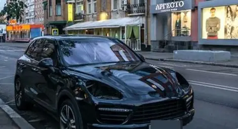 Наши ВИП-ове пропищяха, крадат им фаровете от колите за откуп